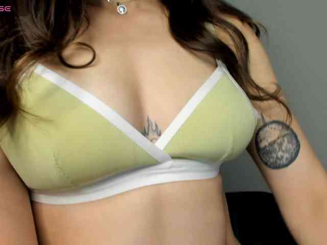 TessaAurora webcam