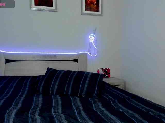 TessaAurora webcam