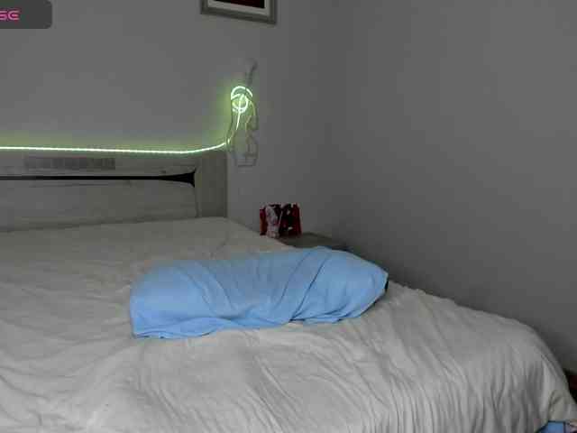 TessaAurora webcam