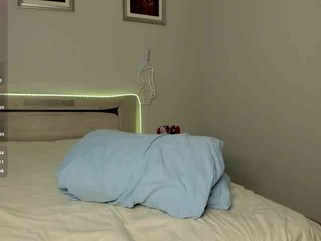 TessaAurora webcam