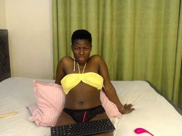 Cocoheat live cam on BongaCams