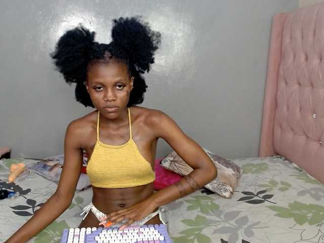 Cocoheat live cam on BongaCams