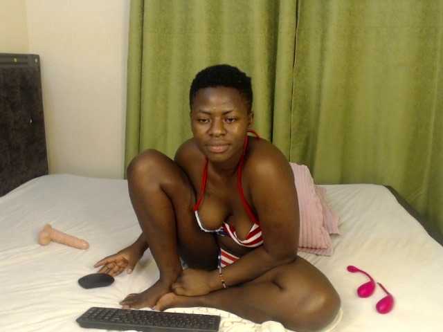 Cocoheat live cam on BongaCams