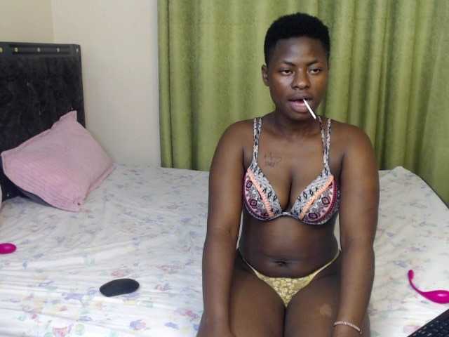 Cocoheat live cam on BongaCams