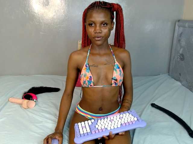 Cocoheat live cam on BongaCams