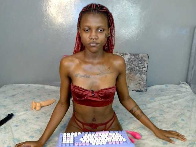 Cocoheat live cam on BongaCams