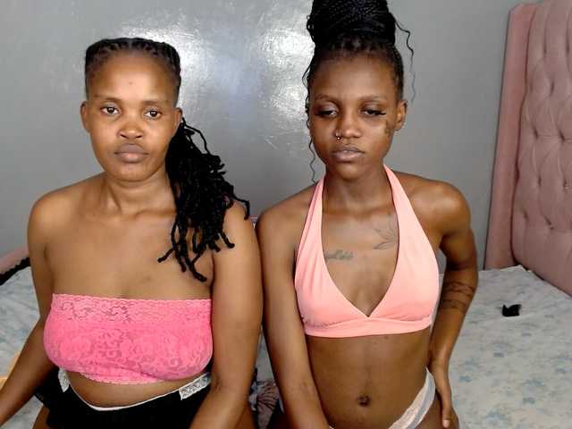 le modèle Cocoheat est en webcam porno dans un show sur le site bongacams, il possède les tags suivants: Ebony,Brunette,Trimmed