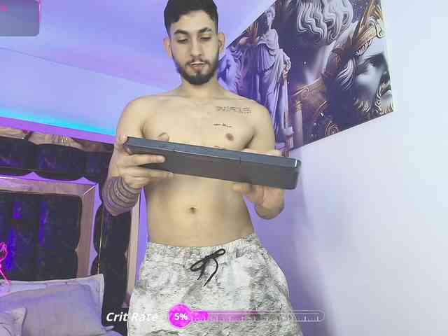 Acest model este live acum. aphroditahotaz