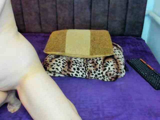 Milamania-X Sex Cam Show