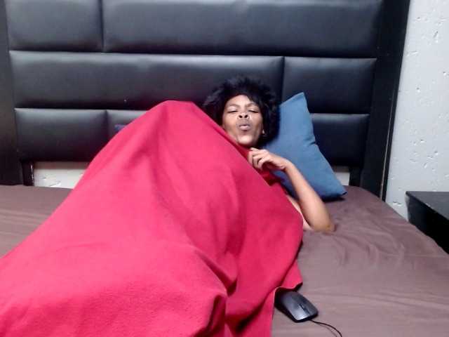 AssQueen32 live cam on BongaCams