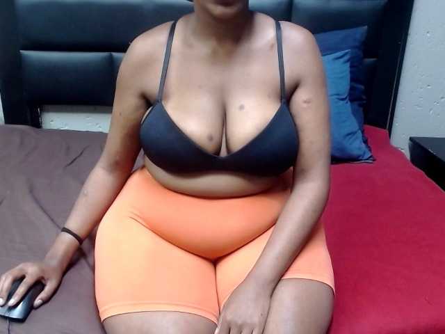 AssQueen32