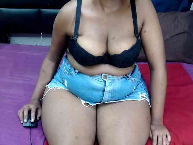 AssQueen32