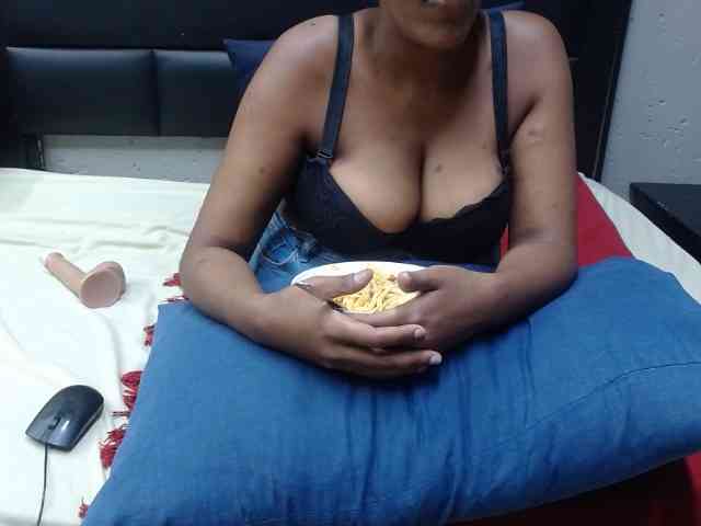 AssQueen32