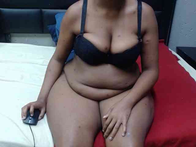 AssQueen32 Live Webcam on BongaCams