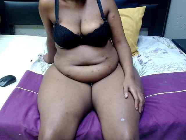 AssQueen32
