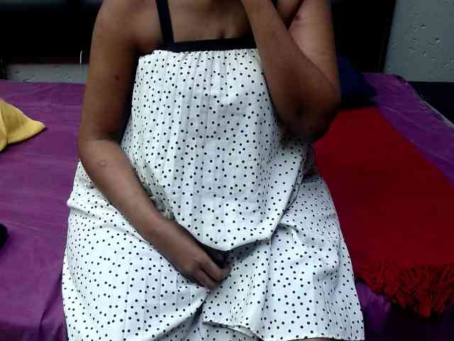 AssQueen32 webcam