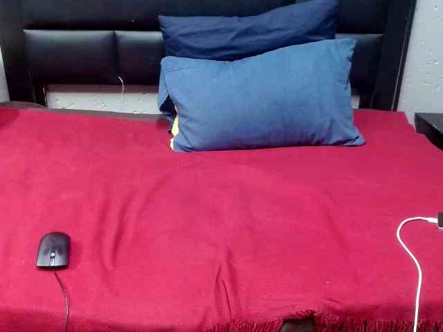 AssQueen32 webcam