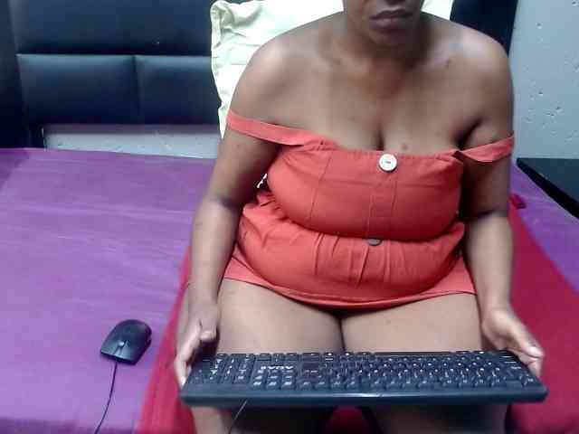 AssQueen32