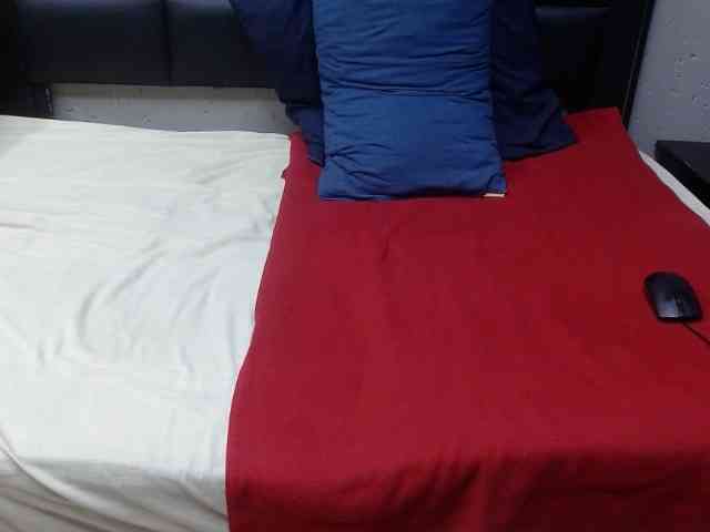 AssQueen32 webcam