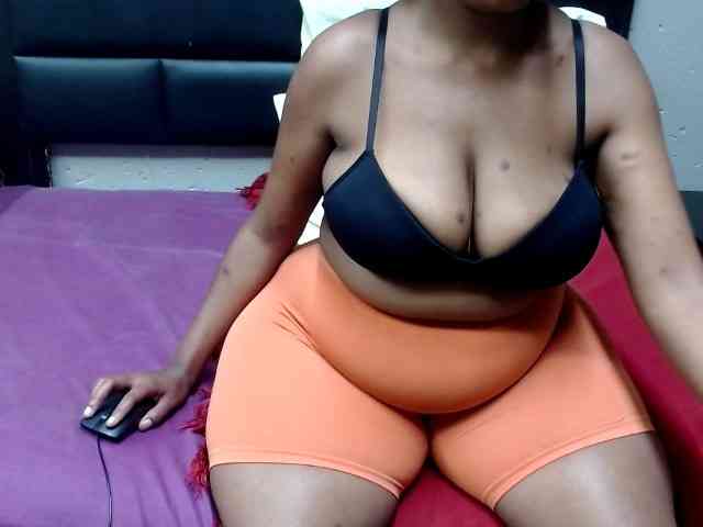AssQueen32 webcam