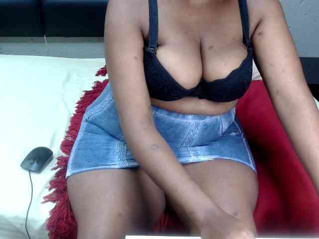 AssQueen32