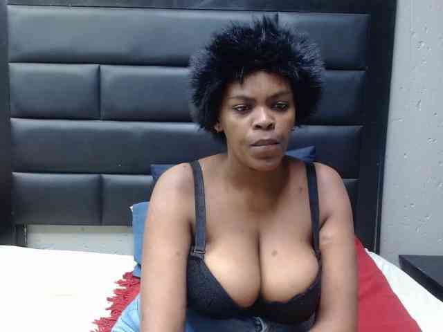AssQueen32