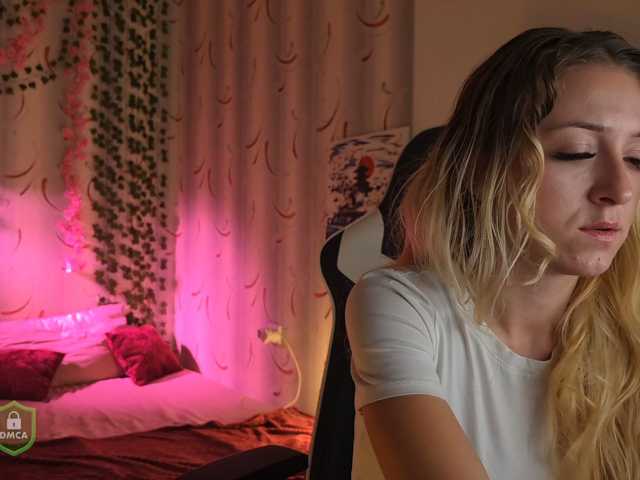 SpaceDanger, live now on BongaCams