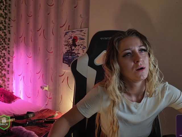 SpaceDanger, live now on BongaCams