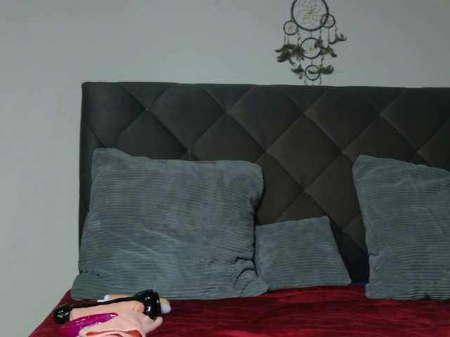 EvaSilk's BongaCams show and profile