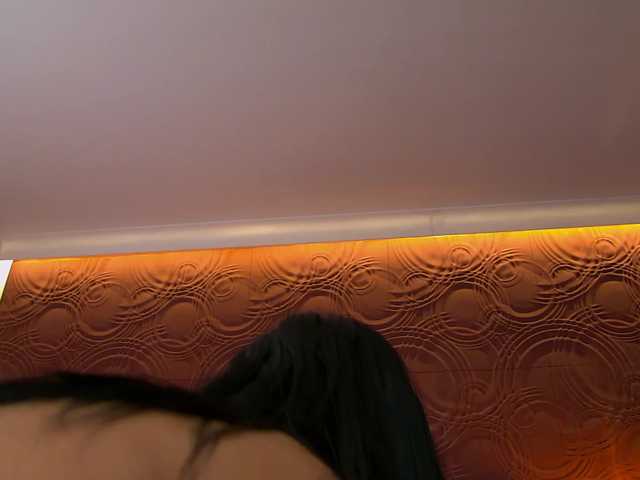 TaniaKarevina, en directo ahora en BongaCams