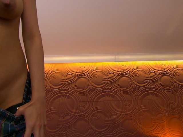 TaniaKarevina live cam preview