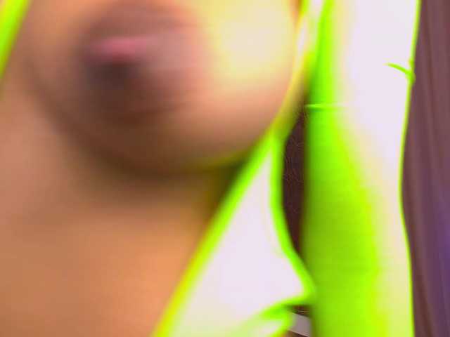 TaniaKarevina live cam preview