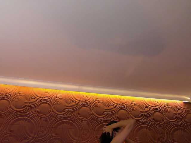 TaniaKarevina live cam on BongaCams