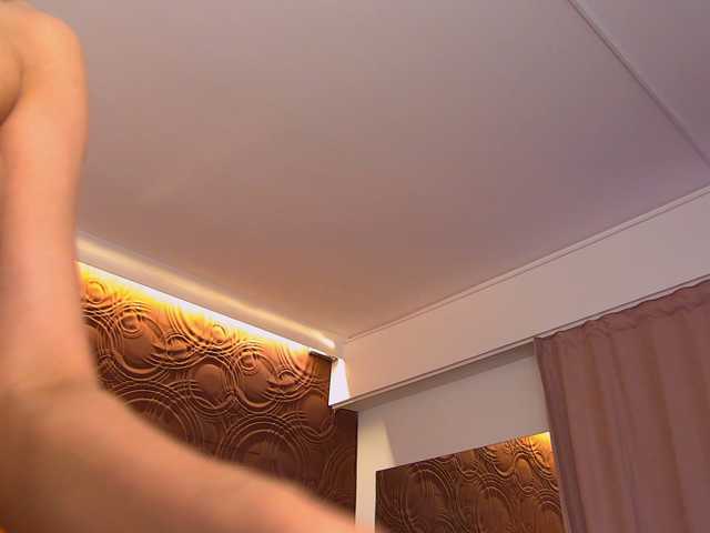 TaniaKarevina live cam preview