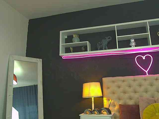 TaniaKarevina webcam