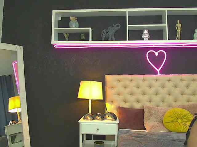 TaniaKarevina webcam