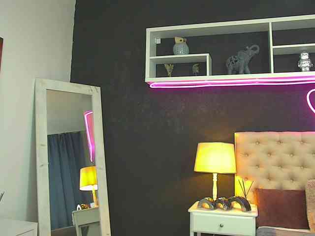 TaniaKarevina webcam