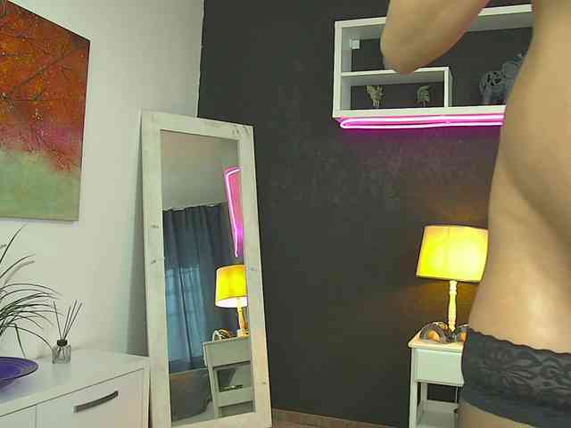 TaniaKarevina webcam
