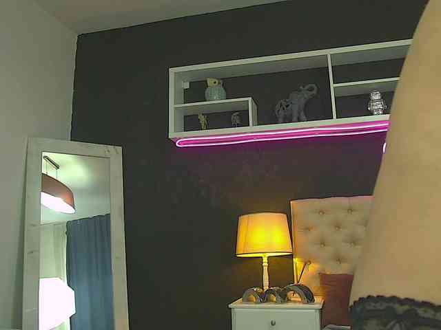 TaniaKarevina webcam