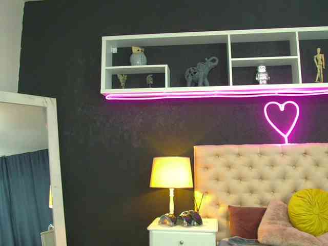 TaniaKarevina webcam