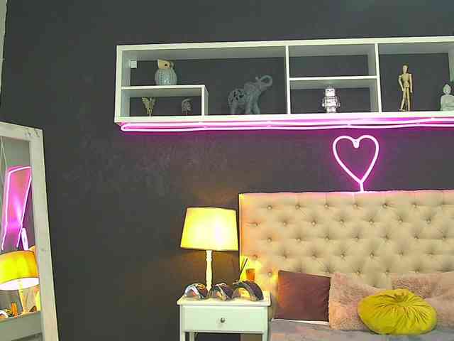 TaniaKarevina webcam