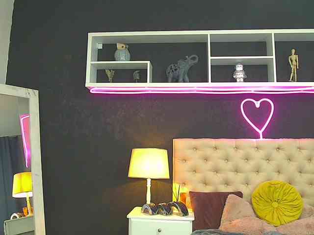 TaniaKarevina webcam