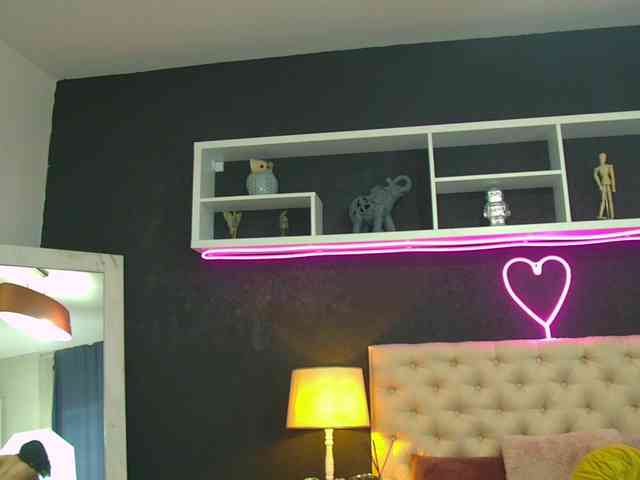 TaniaKarevina webcam