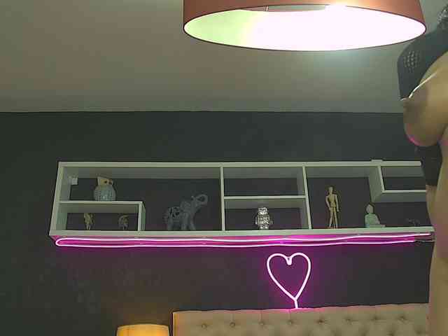 TaniaKarevina webcam