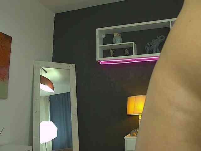 TaniaKarevina webcam