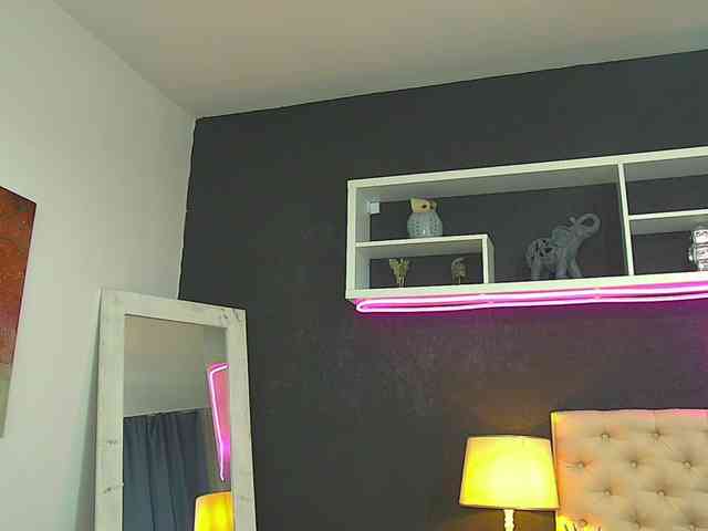 TaniaKarevina webcam