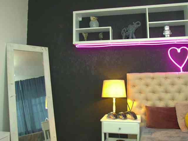 TaniaKarevina webcam