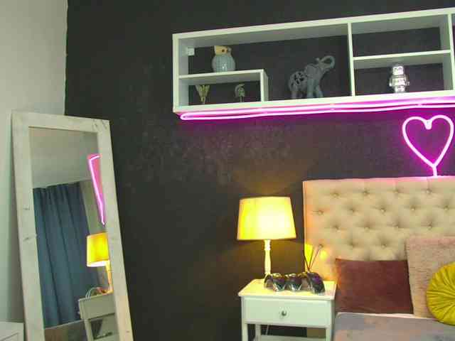 TaniaKarevina webcam