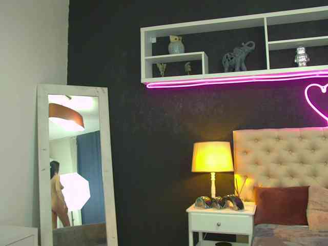 TaniaKarevina webcam