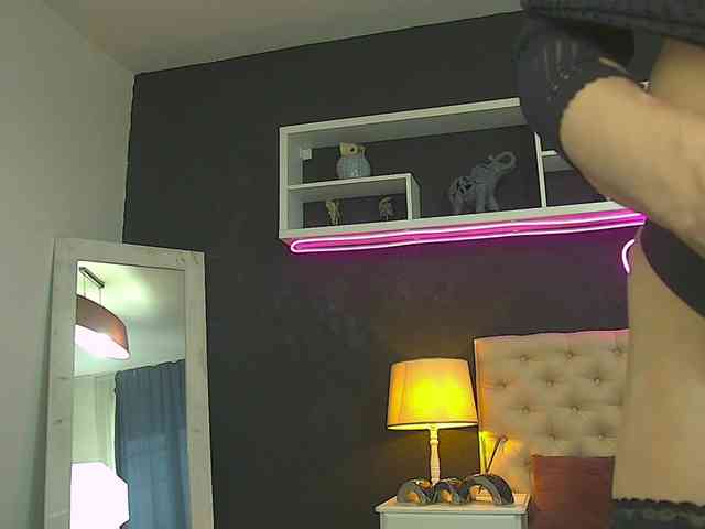 TaniaKarevina webcam